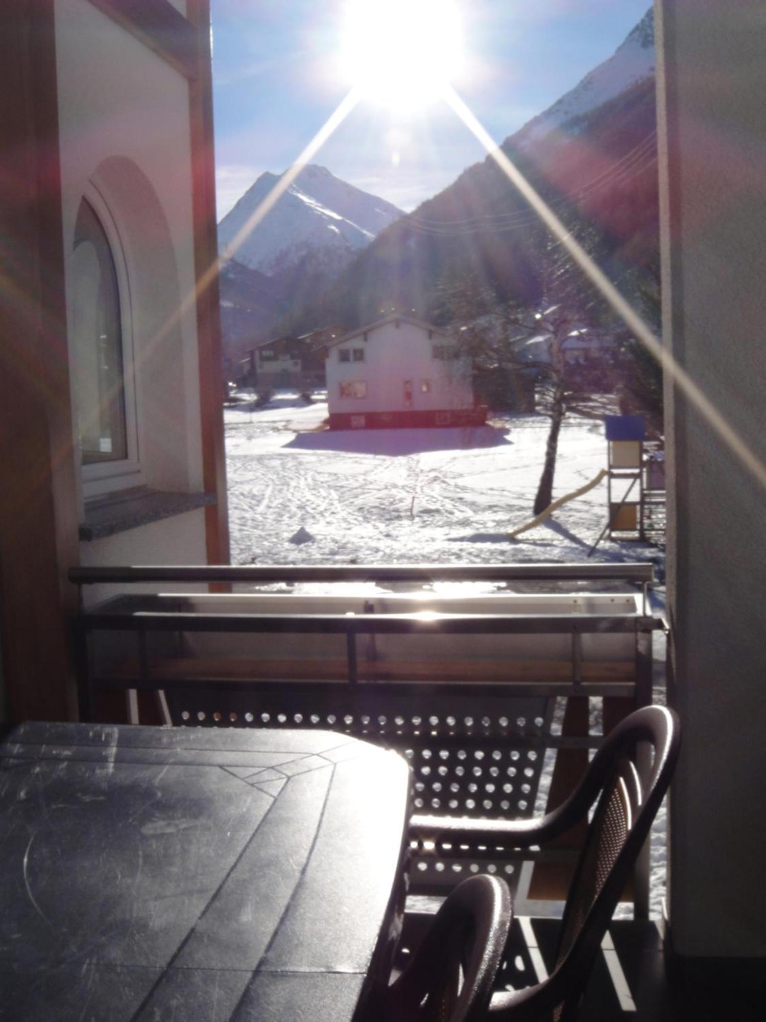 Apartmán Haus Alpenstern Saas-Grund Pokoj fotografie